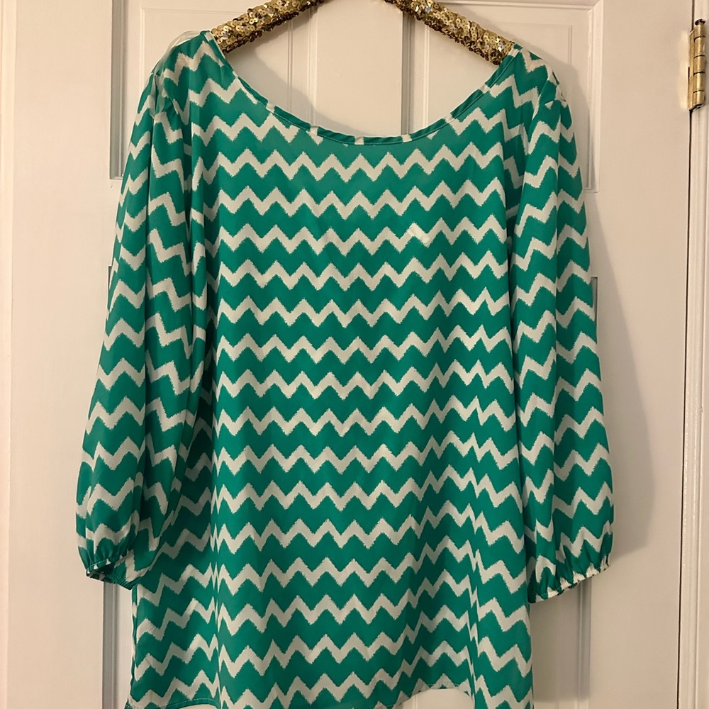Teal Chevron Bow Back Blouse Size 2X 🎀